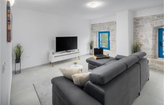 2 Bedroom Cozy Home In Visnjan - Rapavel - 9