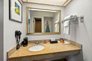 Quality Inn & Suites Fayetteville I-95 - Fayetteville - 1