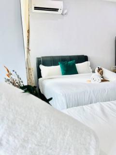 Spacious 13Pax Classic Home in Kuantan by Iconique - Kuantan - 9