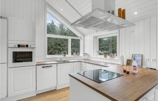 Cozy Home In Nexø With Kitchen - Neksø - 4
