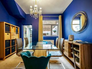 Pass the Keys Beautiful Spacious 4 Bed Historical W. Belfast - 6