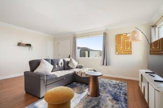 Mountain View 2BR Retreat with Private Deck - Pacifica - 0