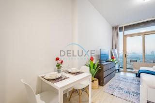 Elegant Studio in Bloom Towers B, JVC by Deluxe Holiday Homes - Dubai - 9