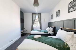 Luke Stays - Frederick Street - 6