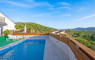 Beautiful Home In Bilice With Wifi - Bilice - 2