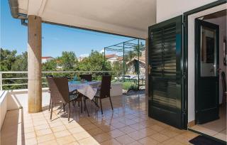 Four-Bedroom Holiday Home In Zaboric - Žaborić - 5