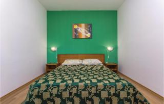 One-Bedroom Apartment In Tar-Vabriga - 6