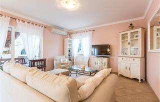 Four-Bedroom Holiday Home In Kastel Novi - Kastel Novi - 6