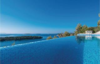 Lovely Home In Karbuni With Jacuzzi - Prižba - 1