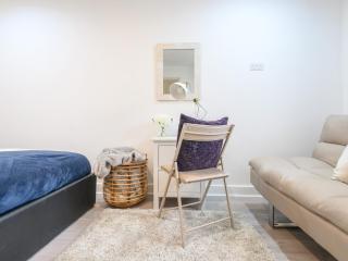 Central Leeds Duplex with Fantastic Canal Views - Pass the Keys - 1