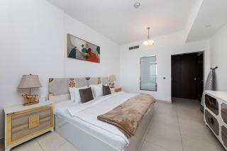 Free Netflix, Sea View, Private Beach & Pool - Dubai - 9