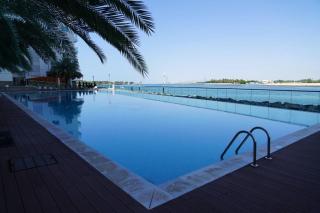 Free Netflix, Sea View, Private Beach & Pool - Dubai - 5