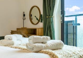 Central 1BD with Free Underground Parking! - 6
