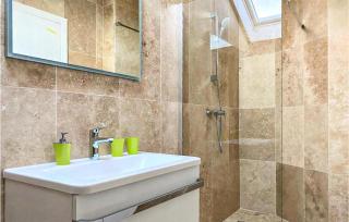 3 Bedroom Nice Apartment In Sibenik - 2