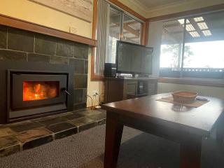 Ocean Air Retreat & Studio - Sisters Beach - 1
