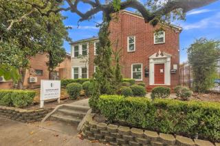 Stylish Museum Apt 3 Comfort & Culture Combined Duplex - Houston - 9