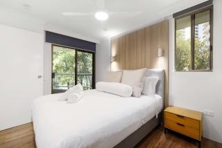Newi Cozy 2BR Apt the Heart of Surf's Parking Pool - Gold Coast - 9