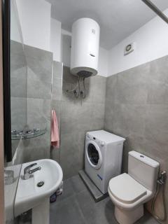 Shkëmbi i kavajës Ferienwohnung - Golem - 9