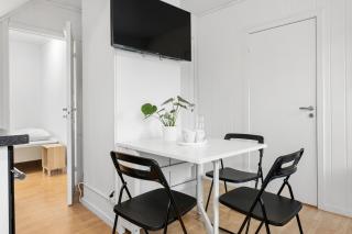 City center apartment with balcony - 8