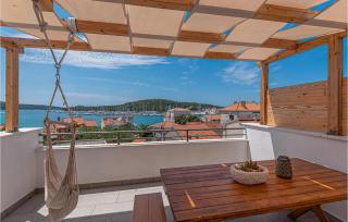 2 Bedroom Lovely Apartment In Rogoznica - Rogoznica - 4