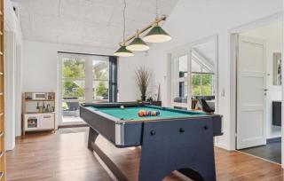 Five-Bedroom Holiday Home In Grenaa - 5