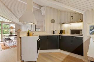 Summer House Close To Nature And Beach - Dronningmølle - 9