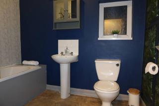 Beverly Retreat Spacious with Free Parking - Hull - 7