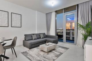 Premium 1BR Haven with Burj Khalifa, City Skyline Views, Pool, Gym & Balcony - 9