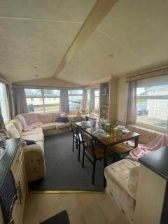 Superb 8 Berth Caravan At Seawick Holiday Park In Essex, Ref 27075Sw - Clacton-on-Sea - 9