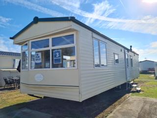 Superb 8 Berth Caravan At Seawick Holiday Park In Essex, Ref 27075Sw - Clacton-on-Sea - 8