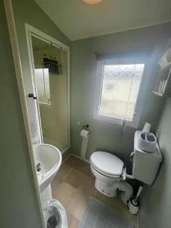 Superb 8 Berth Caravan At Seawick Holiday Park In Essex, Ref 27075Sw - Clacton-on-Sea - 1