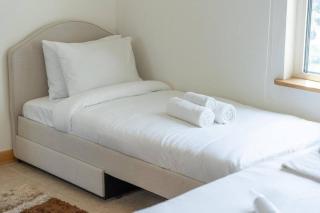 FIRST CLASS 2BR Cozy Beachfront Escape - Dubai - 8