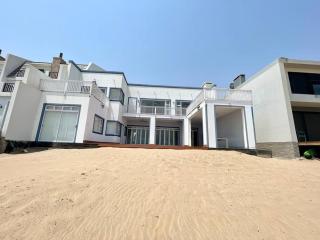 Dolphinbeach Seafront Villa - Langstrand - 0