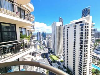 Lovely OceanViews 1B1B in the Heart of Surfers - 2