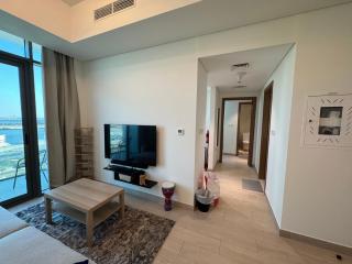 ASHRI Luxurious Apartment with Breathtaking Views in Azizi Creek Views, Fawad - Dubai - 8