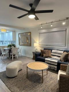 Coastal waterfront apartment! - 9