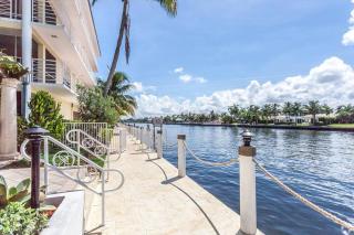 Coastal waterfront apartment! - 3