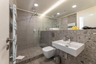 KIP Old Town Modern Apartment with Free Parking & AC - Praga - 6