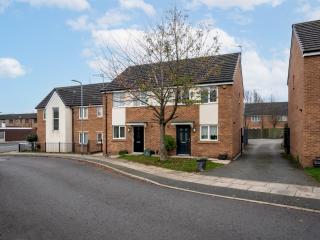 Pass the Keys Two Bed House Garden Bar Parking Bootle - Bootle - 2