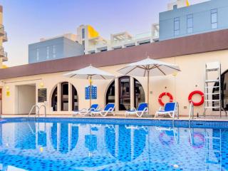 FIRST CLASS Stylish Studio in Dubai with Gym, Pool, and Free Parking - Dubai - 6