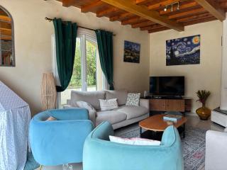 Le So Art, grande maison 4 chambres, terrain de pétanque, grand jardin clos, flipper, babyfoot, jeux Arcade, ping pong,1 km mer, proche golf, Port en Bessin, Bayeux et plages du débarquement, adaptée enfants - Commes - 7