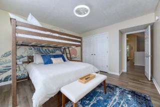 Near the Hospital and Dining - Sunrise Knoll Stay - Columbus - 4