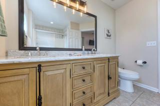 Near the Hospital and Dining - Sunrise Knoll Stay - Columbus - 3