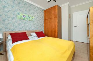 Wyjątkowy Apartament w Stylu Vintage z Balkonem by Noclegi Renters - Łódź - 1