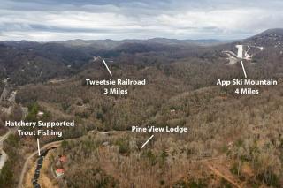 Wrap-Around Porch, Hot Tub and Game Room - Blowing Rock - 5