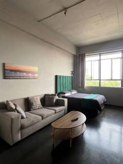 Homely and Warm unit - Johannesburg - 0