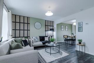 NEW! 3-Bed House in Greater Manchester by 53 Degrees Property, Ideal for Business & Contractors, FREE Parking! - Mossley - 0