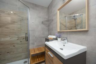 Słoneczny Apartament z Pięknym Widokiem Klimatyzacja Noclegi Renters - Varsovie - 5