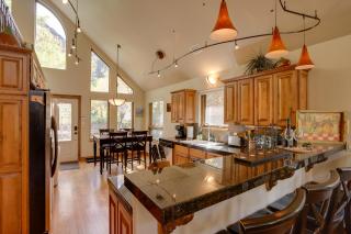 On Main Street Ouray Getaway with Mountain Views! - 8