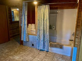 Garden Grove Retreat & Lodging near Pictured Rocks, Fayette, Trails - Garden - 5